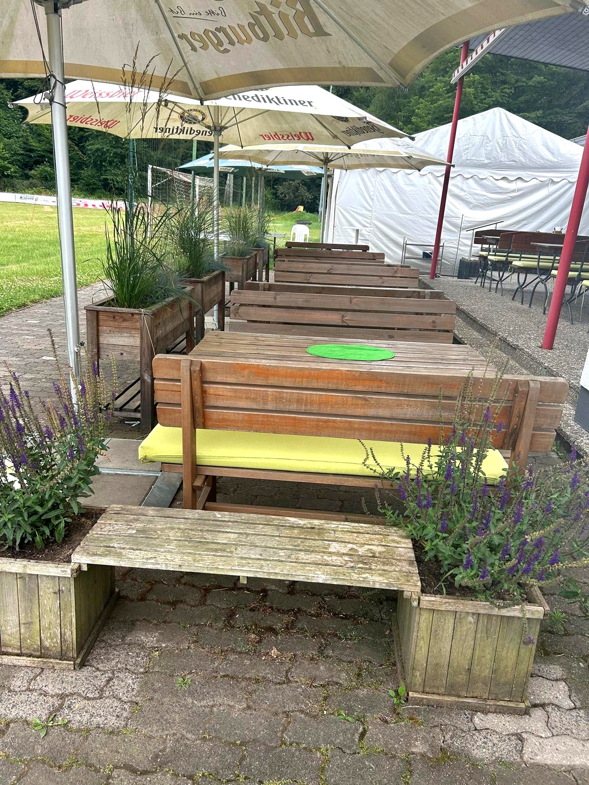 Terrassenplätze im Tollus Restaurant