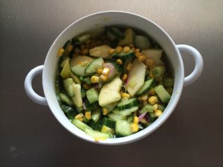Salat mit Apfel