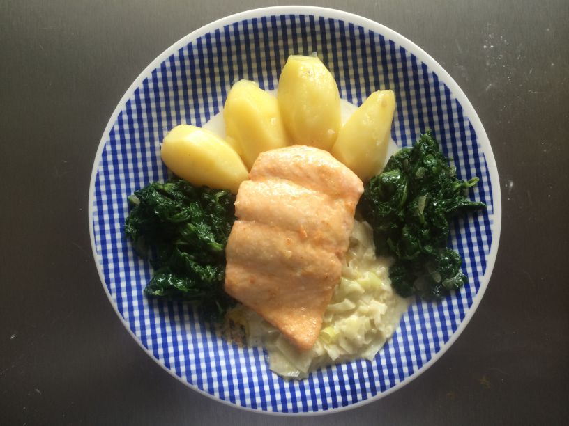 Lachs auf Porree Teller