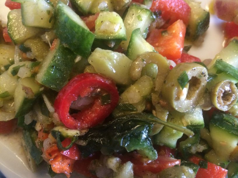 Salat mit Oliven