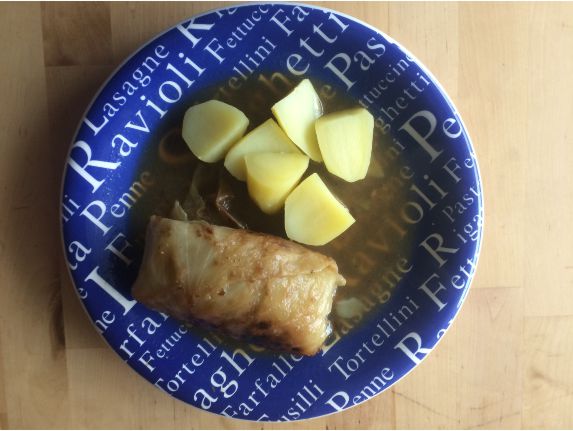 Krautroulade mit Kartoffeln Teller
