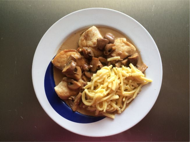Puten Minuten Steaks mit Spätzle und Champignons