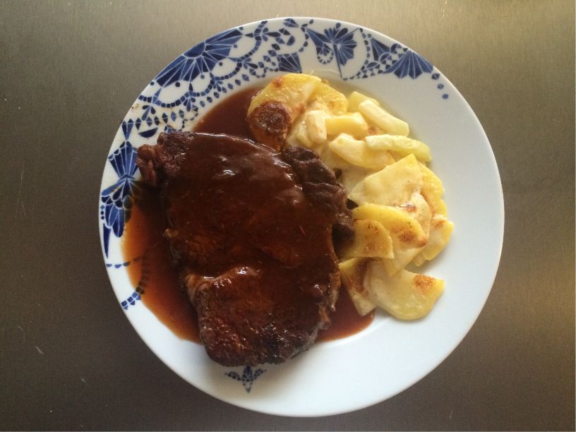 Teller Rib Eye Steak mit Gratin