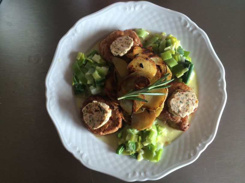 Teller Schweinefilet Kräuterbutter