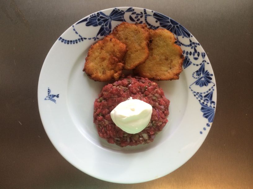 Tatar mit Kartoffelpuffer