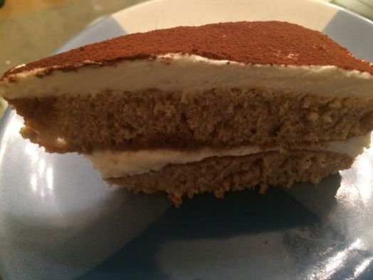 Tiramisu Torte abgeschnitten